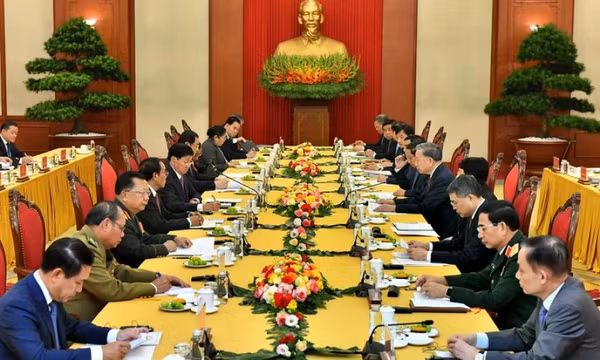Quyết tâm gìn giữ, vun đắp quan hệ Việt Nam-Lào mãi mãi xanh tươi, liên tục phát triển