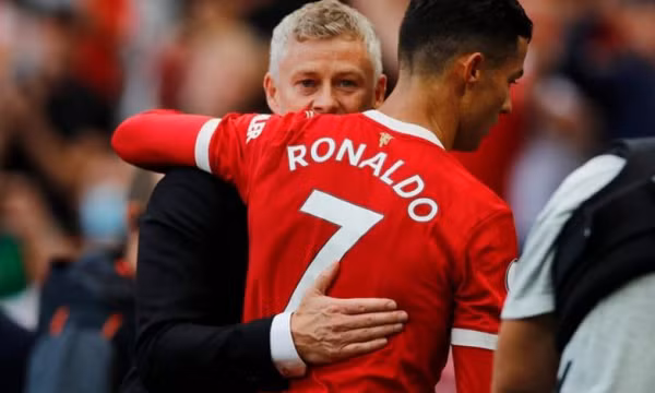 Solskjaer thừa nhận Man Utd sai lầm khi tái hợp Ronaldo
