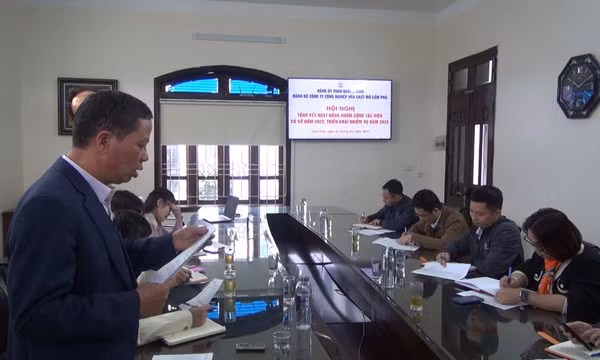 Đảng bộ Công ty Công nghiệp Hoá chất mỏ Cẩm Phả: Tích cực bảo vệ nền tảng tư tưởng của Đảng