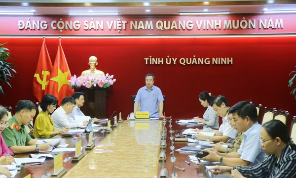 Tiểu ban Tuyên truyền - Khánh tiết Đại hội đại biểu Đảng bộ tỉnh lần thứ XVI họp phiên thứ nhất