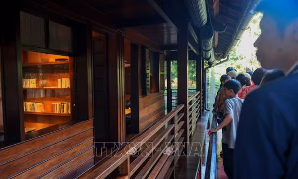 Bồi hồi thăm cõi Bác xưa