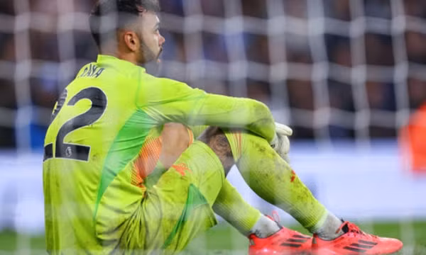 Arteta xác nhận Raya dính chấn thương