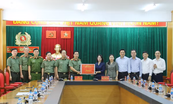 Lãnh đạo tỉnh thăm, động viên LLVT, kiểm tra khắc phục hậu quả bão số 3, khảo sát thực hiện chính sách pháp luật trong công tác phòng, chống thiên tai