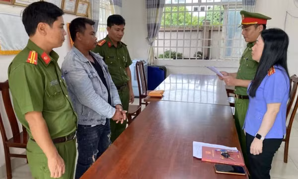 Tạm giam 4 đối tượng tháo và nhận giữ thiết bị giám sát hành trình tàu cá