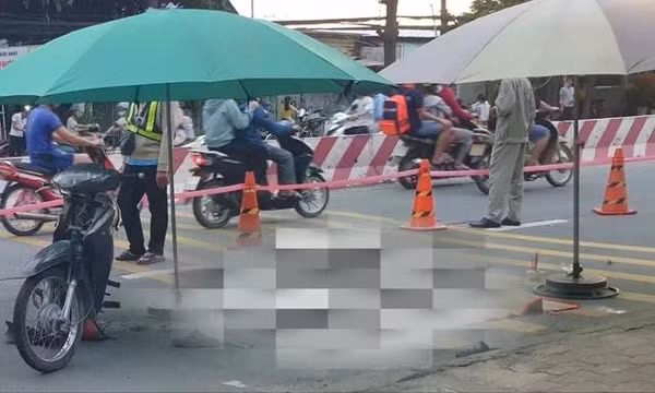 Bình Dương: 2 xe máy tông nhau, 3 người thương vong