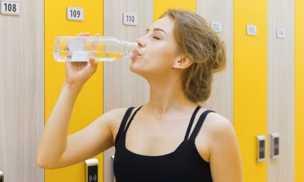 Có nên uống nước muối mỗi ngày?