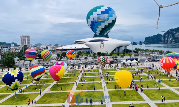 Hấp dẫn lễ hội Khinh khí cầu tại TP Hạ Long