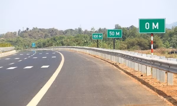 Biển 0m, 50m, 100m trên cao tốc có ý nghĩa gì?