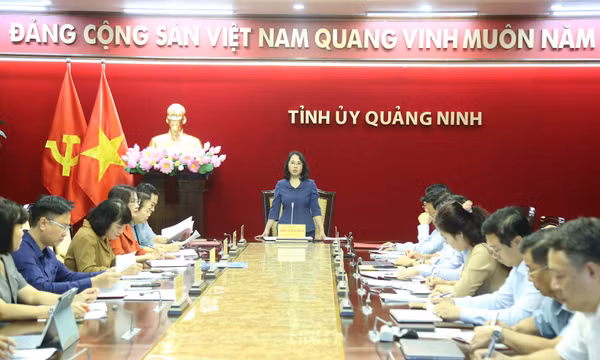 Thường trực Tỉnh ủy giao ban với các ban Xây dựng Đảng và các đơn vị trực thuộc