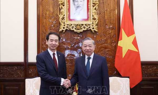 Tổng Bí thư, Chủ tịch nước Tô Lâm tiếp xã giao Đại sứ Trung Quốc Hà Vĩ