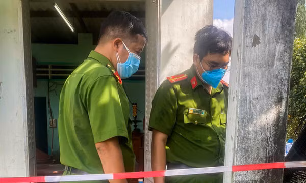 Phát hiện xác chết 'lõa thể' của người phụ nữ trong căn nhà