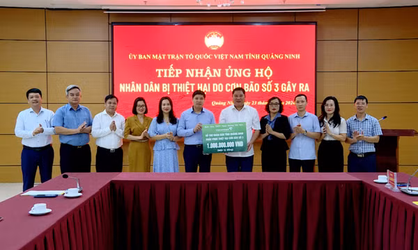 Vietcombank ủng hộ Quảng Ninh 1 tỷ đồng khắc phục thiệt hại do bão số 3