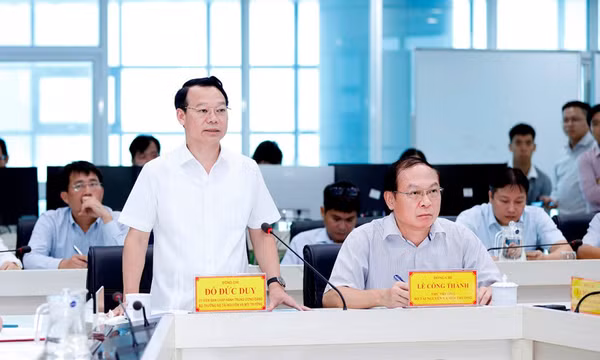 Bộ trưởng Đỗ Đức Duy kiểm tra công tác dự báo diễn biến Bão số 3