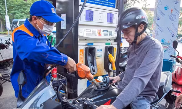 Thủ tướng chỉ đạo triển khai các giải pháp bảo đảm cung ứng xăng dầu
