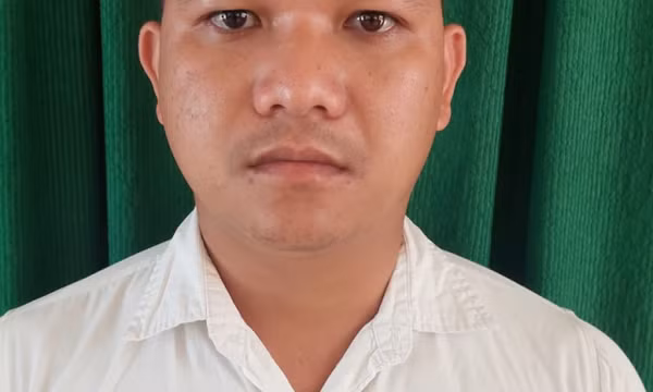 Mang dao, súng đi đòi nợ dùm bạn nhậu