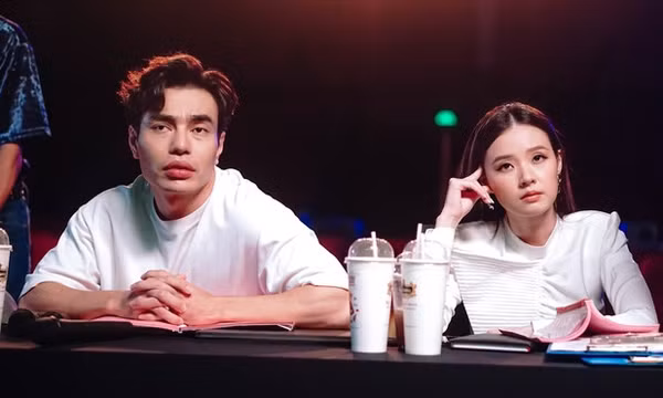 Phim 'Khi ta hai lăm' rời rạp vì doanh thu thất bát