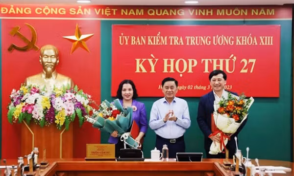 Bộ Chính trị chuẩn y hai Phó Chủ nhiệm Ủy ban Kiểm tra Trung ương