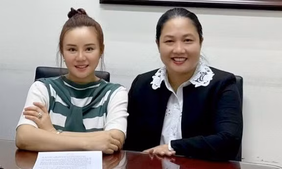 Công an TPHCM triệu tập ca sĩ Vy Oanh