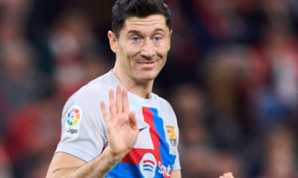 UEFA điều tra Barca