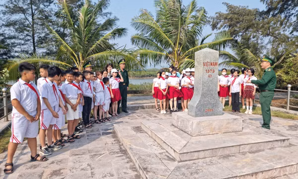 Đồn Biên phòng Hải Hòa tổ chức chương trình Tiết học Biên cương
