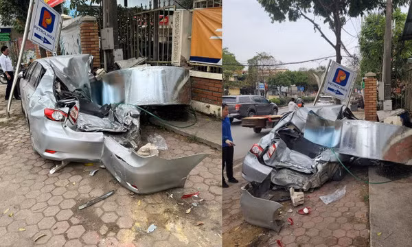 Cuộn thép hàng chục tấn rơi từ xe container nghiền nát ô tô con ở Hà Nội
