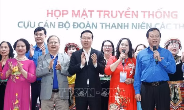 Chủ tịch nước dự họp mặt truyền thống cựu cán bộ Đoàn Thanh niên các thời kỳ