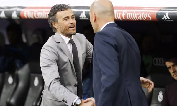 Zidane và Enrique chạy đua ngồi 'ghế nóng' Chelsea