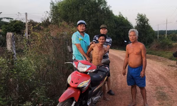 Kẻ mang 4 tiền án đưa vợ đang nuôi con nhỏ đi... ăn trộm
