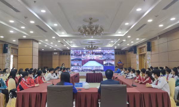 Tập huấn về quyền trẻ em, phòng chống xâm hại, bảo vệ trẻ em trên không gian mạng