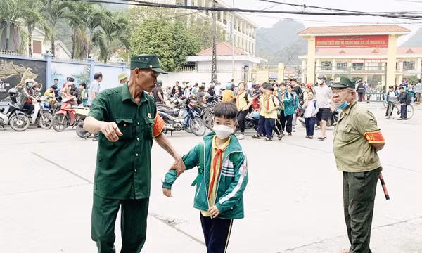 Hạ Long: Hiệu quả mô hình “Cổng trường an toàn giao thông”
