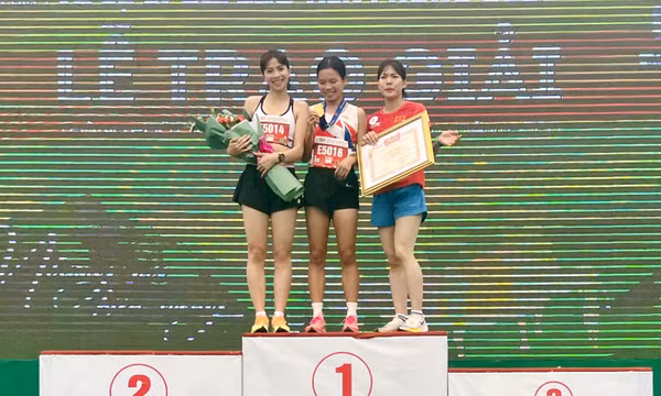 Quảng Ninh giành HCV đồng đội tại Giải Vô địch quốc gia Marathon và cự ly dài Báo Tiền Phong