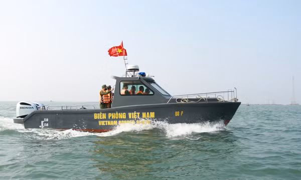 Tuần tra trên biển cùng chiến sĩ biên phòng