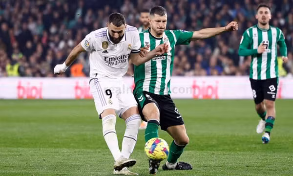 Real hụt hơi trên đường đua La Liga