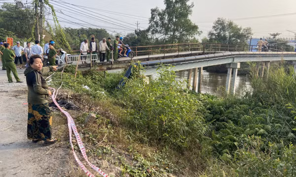 Phát hiện thi thể hai nam thanh niên ở dưới kênh