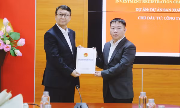 Trao giấy chứng nhận đầu tư cho 3 dự án trên 80 triệu USD
