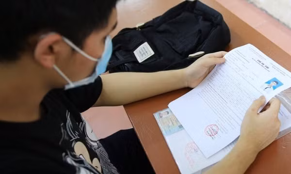 Bộ GD&ĐT 'tuýt còi' các trường đại học yêu cầu thí sinh nhập học sớm