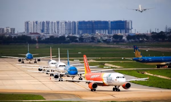Bộ GTVT kiểm tra công tác điều phối cất, hạ cánh tại 3 sân bay quốc tế lớn