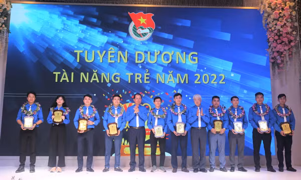 Đối thoại “Phát huy sức trẻ góp phần dựng xây TKV” 