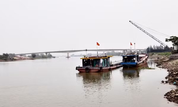 Mẹ trầm cảm dìm 2 con gái nhỏ xuống sông đến tử vong