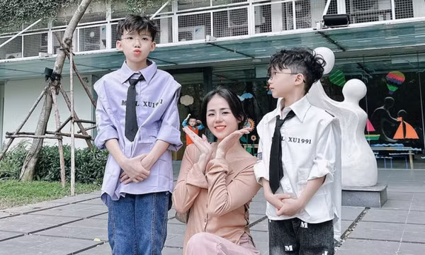 Hương Ly là nữ ca sĩ có lượt view YouTube cao nhất Việt Nam