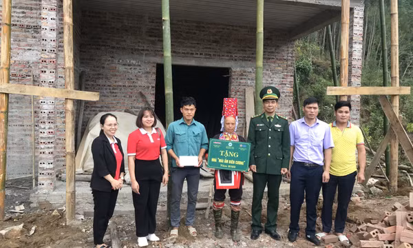 Niềm vui từ những “Mái ấm biên cương”
