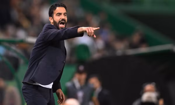 Man Utd trả tiền cho Sporting để đổi lấy HLV Ruben Amorim