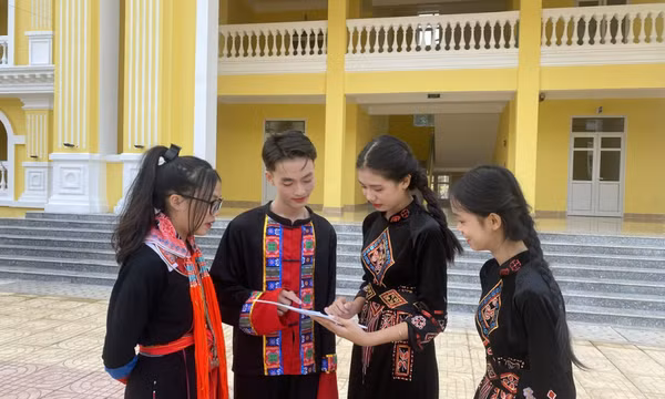 Dành nhiều quan tâm cho giáo dục vùng đồng bào dân tộc thiểu số