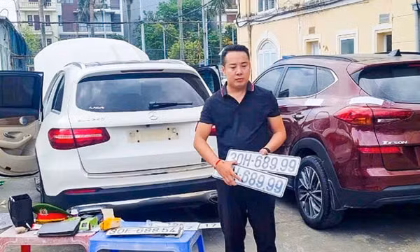 Tạm giữ khẩn cấp người giả danh công an để xin bỏ qua vi phạm giao thông