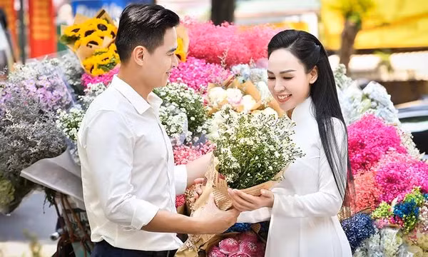 Hà Nội lãng mạn, đầy hoài niệm trong MV mới của Sao Mai Khánh Ly