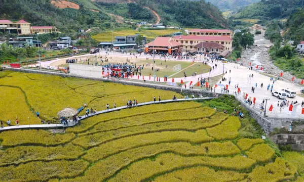 Tiên Yên khai mạc lễ hội Mùa vàng miền soóng cọ 