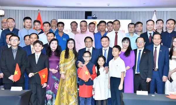 Thủ tướng Phạm Minh Chính và Phu nhân gặp gỡ bà con cộng đồng người Việt Nam tại Qatar