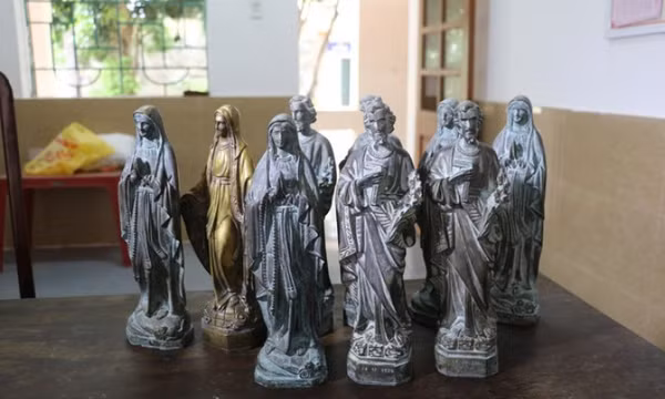 Phá đường dây lừa bán tượng giả cổ