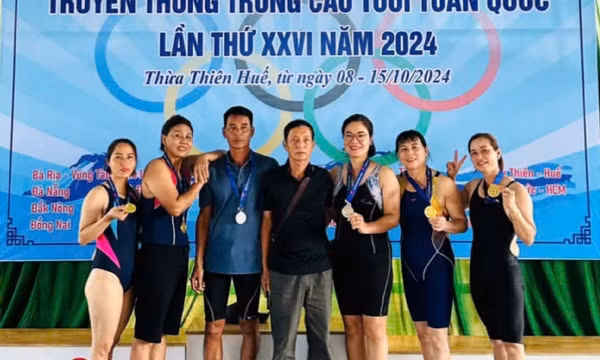 Quảng Ninh giành 15 huy chương tại Giải bơi truyền thống trung, cao tuổi toàn quốc 2024