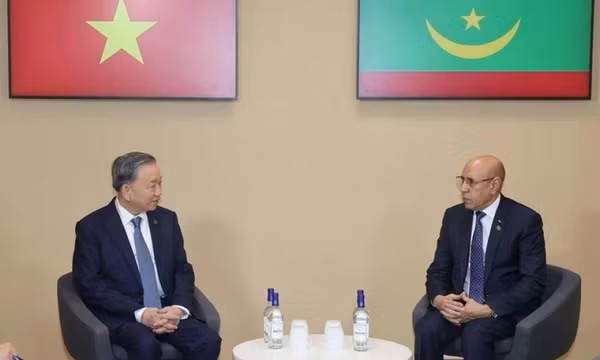 Tổng Bí thư, Chủ tịch nước Tô Lâm gặp Tổng thống Mauritania tại Paris